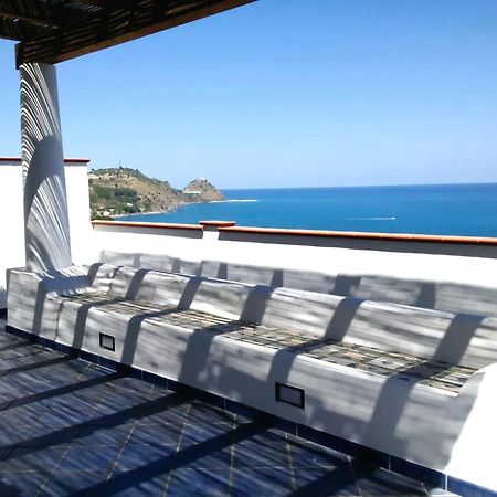 Magico Appartamenti Scafa - Marina Capo dʼOrlando Eksteriør billede