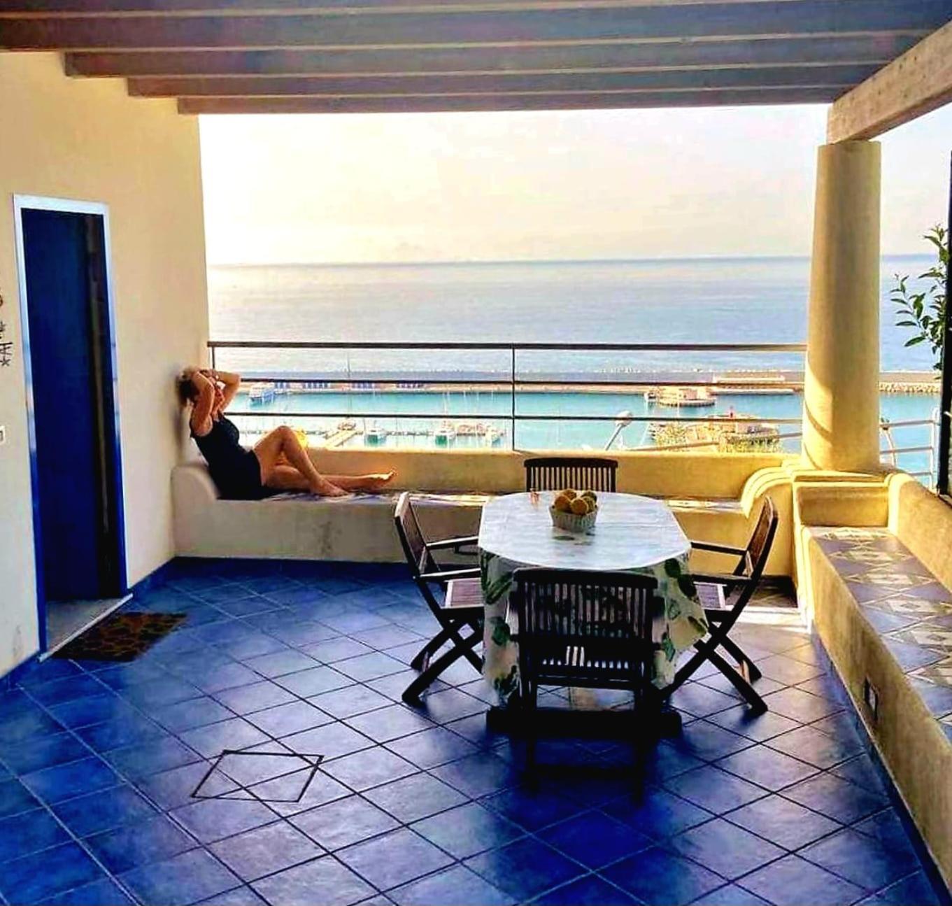 Magico Appartamenti Scafa - Marina Capo dʼOrlando Eksteriør billede