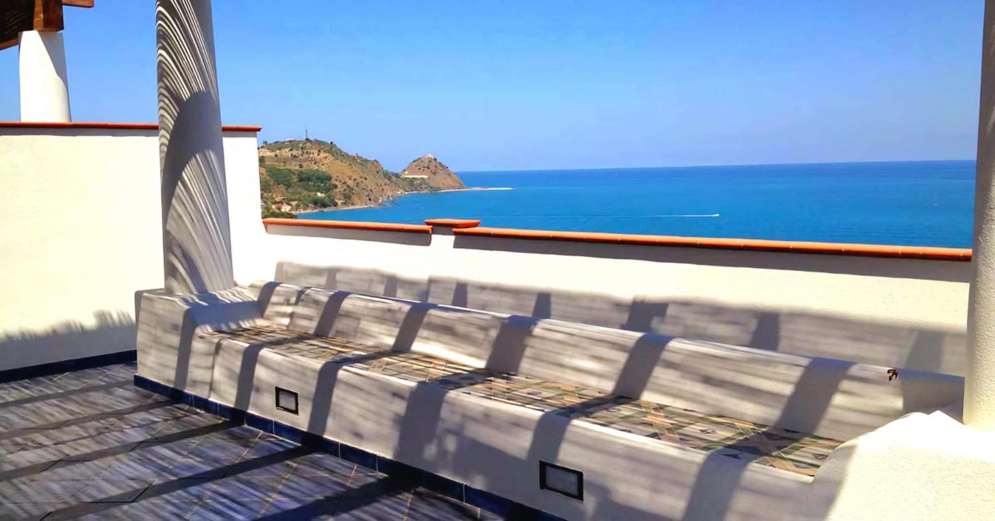 Magico Appartamenti Scafa - Marina Capo dʼOrlando Eksteriør billede