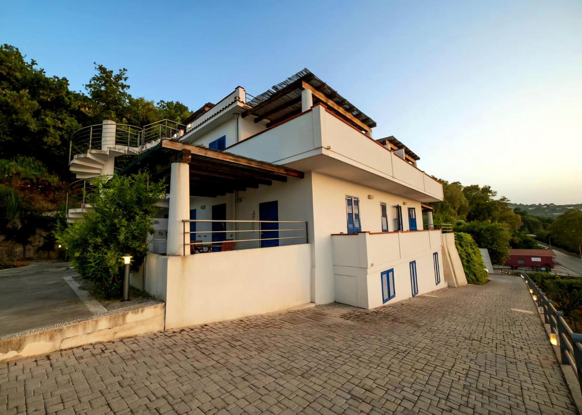 Magico Appartamenti Scafa - Marina Capo dʼOrlando Eksteriør billede