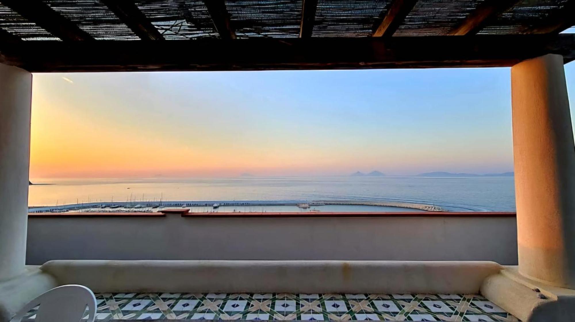 Magico Appartamenti Scafa - Marina Capo dʼOrlando Eksteriør billede