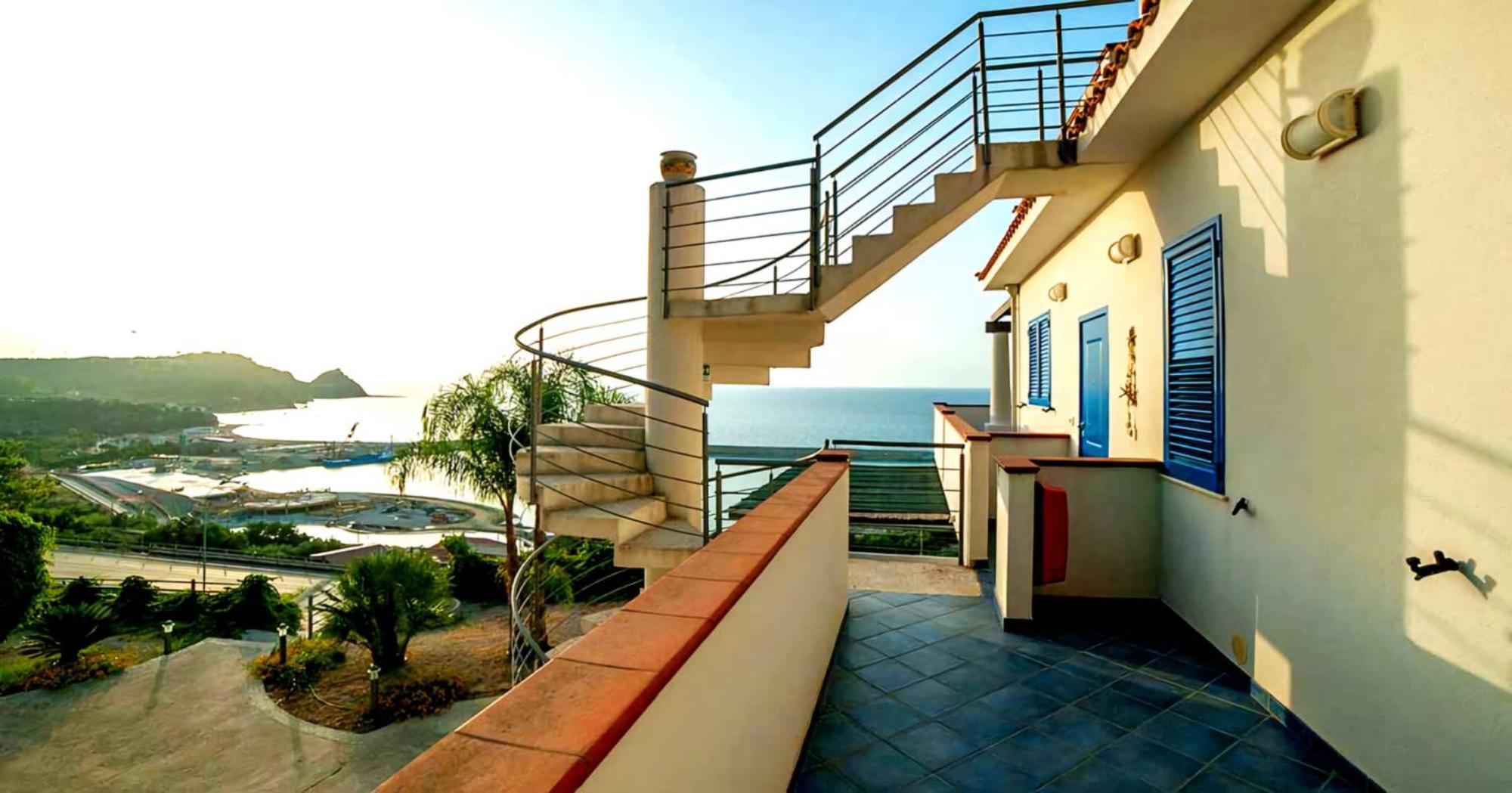 Magico Appartamenti Scafa - Marina Capo dʼOrlando Eksteriør billede