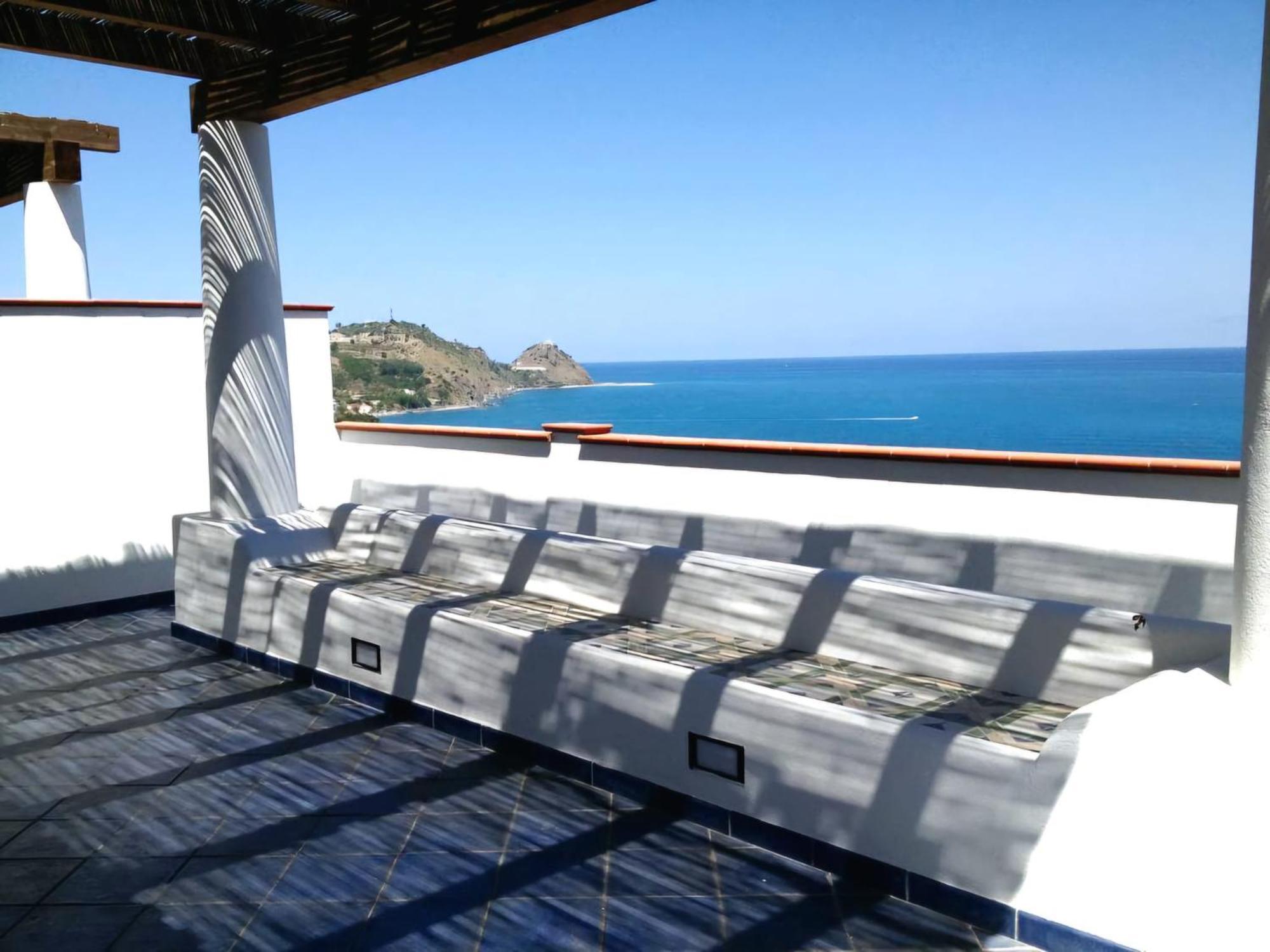 Magico Appartamenti Scafa - Marina Capo dʼOrlando Eksteriør billede