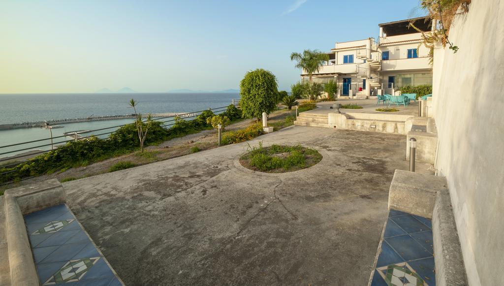 Magico Appartamenti Scafa - Marina Capo dʼOrlando Eksteriør billede